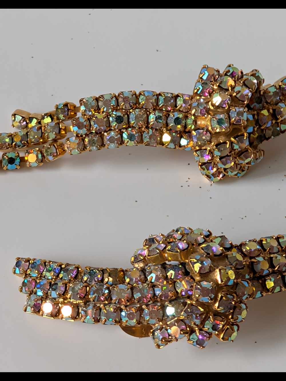 Vintage Aurora Borealis Rhinestone Gold-Tone Ribbon shoe clips - Picture 4 of 9